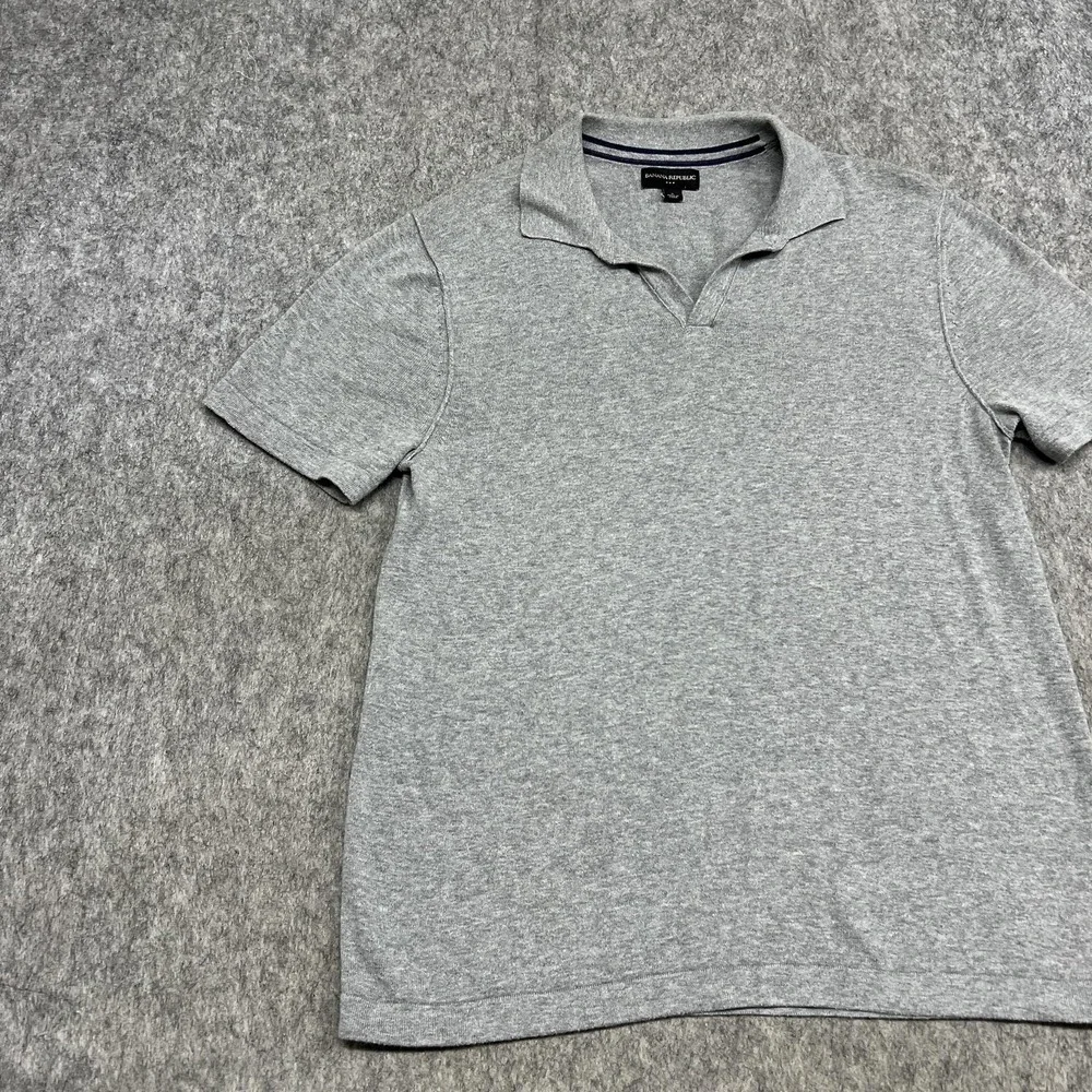 Banana Republic Polo Shirt Mens S Gray V Neck Casual Knit Soft Preppy Modern